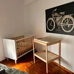 Piso En El Centro Hasta 8 Pax Con Garaje, Gimnasio, Ludoteca Y Salas De Reuniones