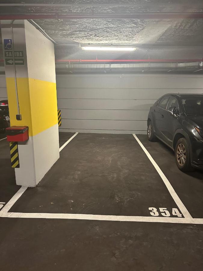 Piso En El Centro Hasta 8 Pax Con Garaje, Gimnasio, Ludoteca Y Salas De Reuniones Apartamento