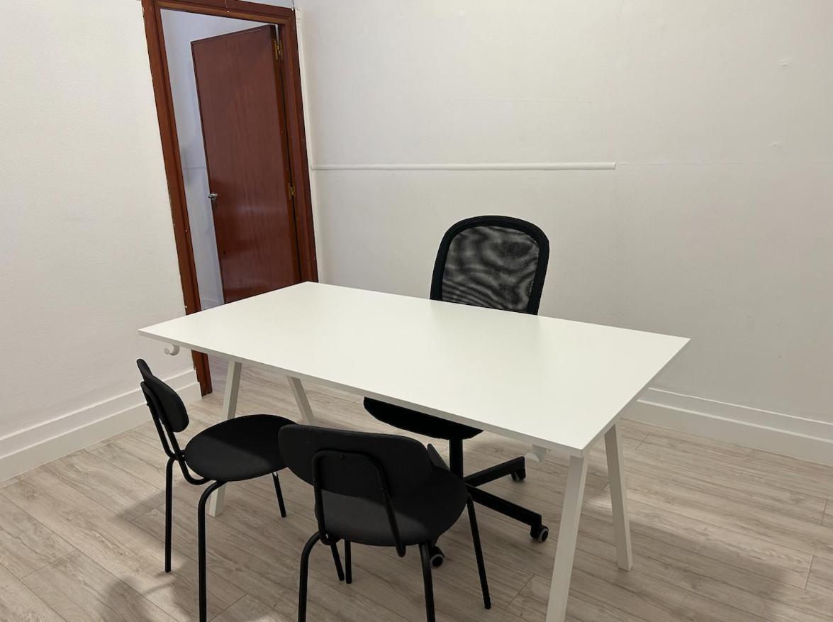 Piso En El Centro Hasta 8 Pax Con Garaje, Gimnasio, Ludoteca Y Salas De Reuniones
