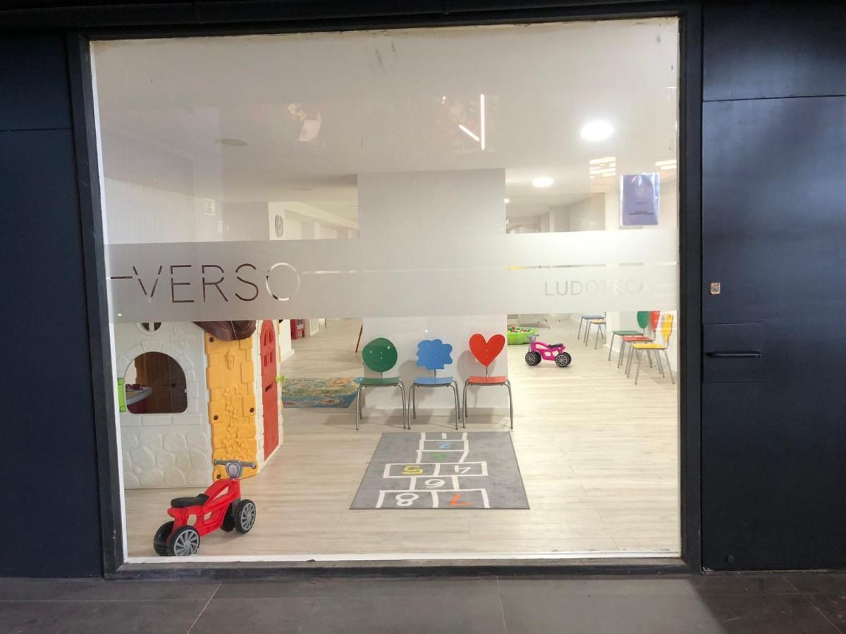 Piso En El Centro Hasta 8 Pax Con Garaje, Gimnasio, Ludoteca Y Salas De Reuniones Apartamento *