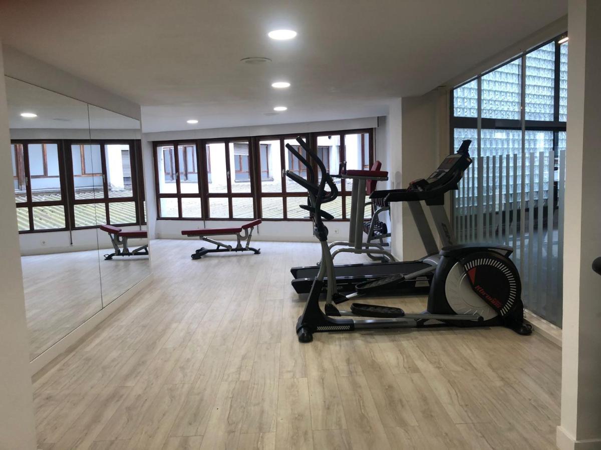 Apartamento Piso En El Centro Hasta 8 Pax Con Garaje, Gimnasio, Ludoteca Y Salas De Reuniones *