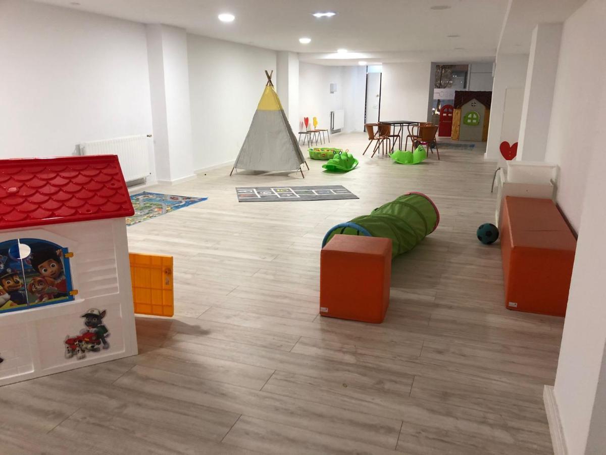Piso En El Centro Hasta 8 Pax Con Garaje, Gimnasio, Ludoteca Y Salas De Reuniones