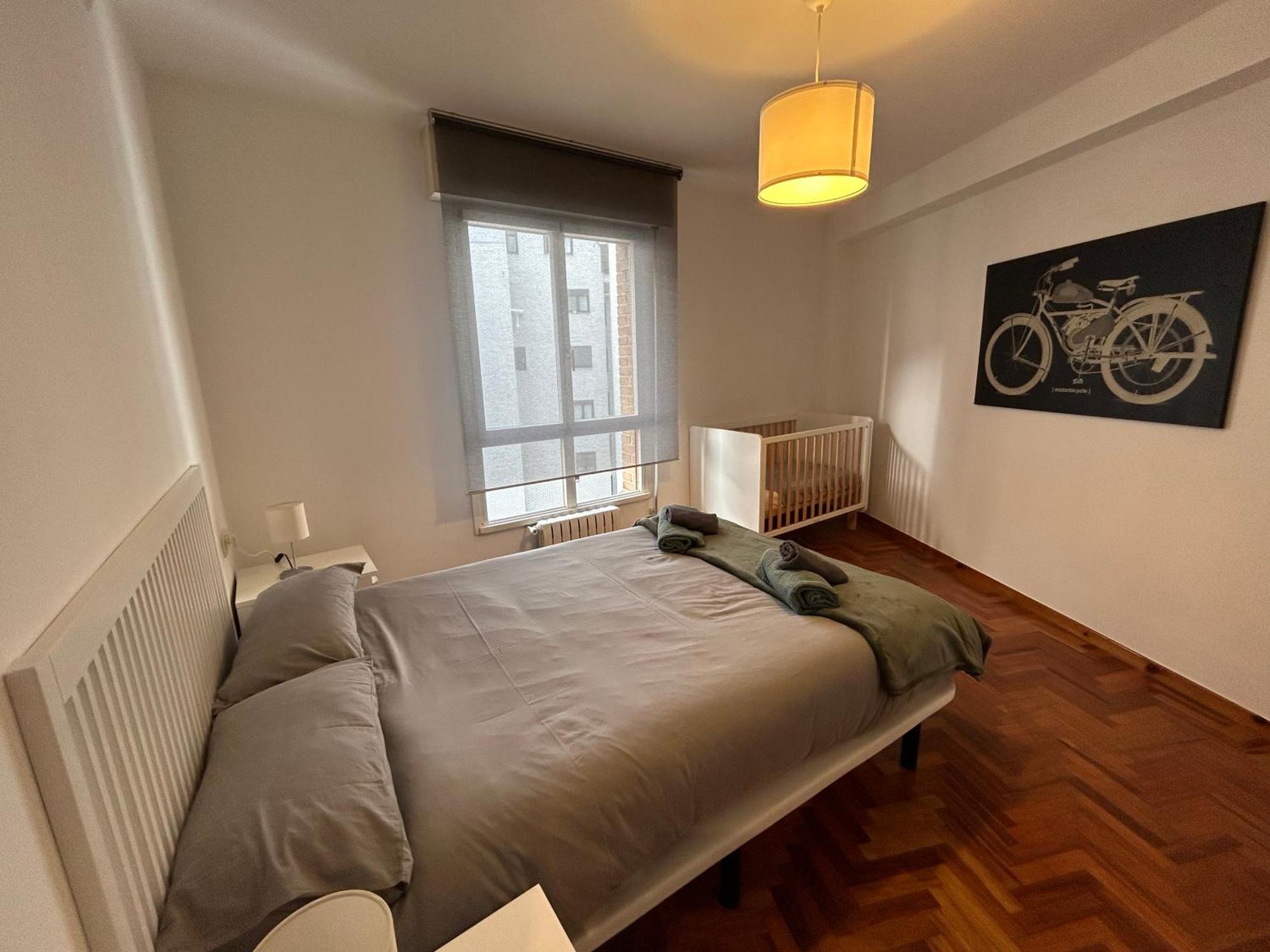 Piso En El Centro Hasta 8 Pax Con Garaje, Gimnasio, Ludoteca Y Salas De Reuniones Apartamento Oviedo