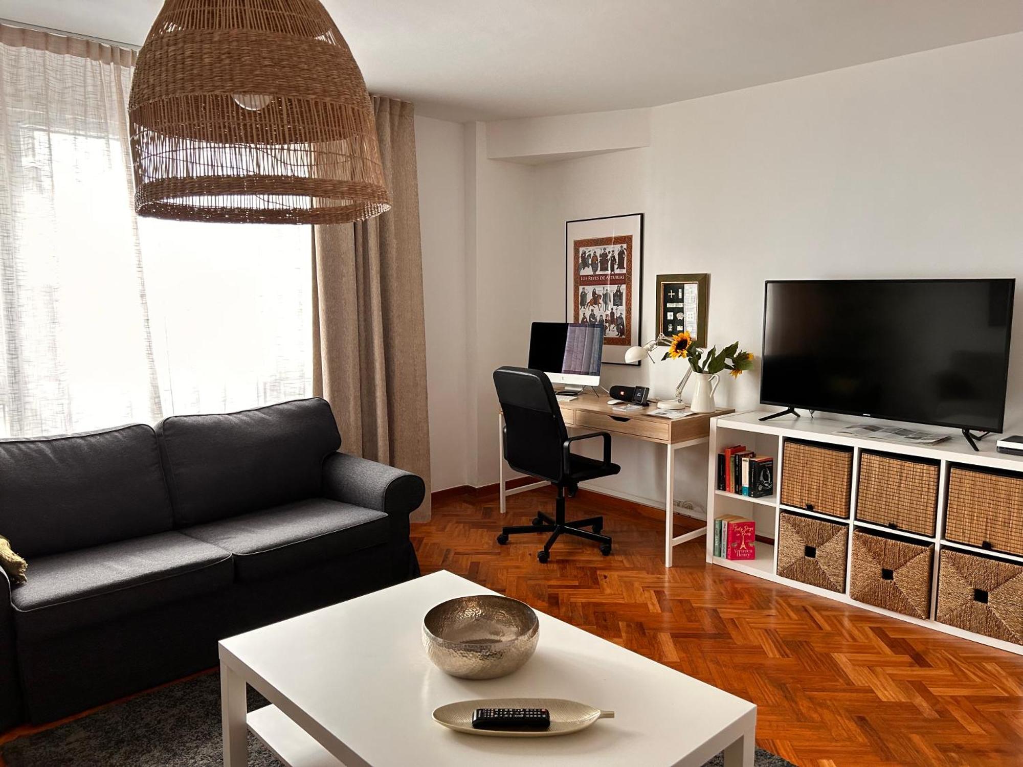 Piso En El Centro Hasta 8 Pax Con Garaje, Gimnasio, Ludoteca Y Salas De Reuniones Apartamento